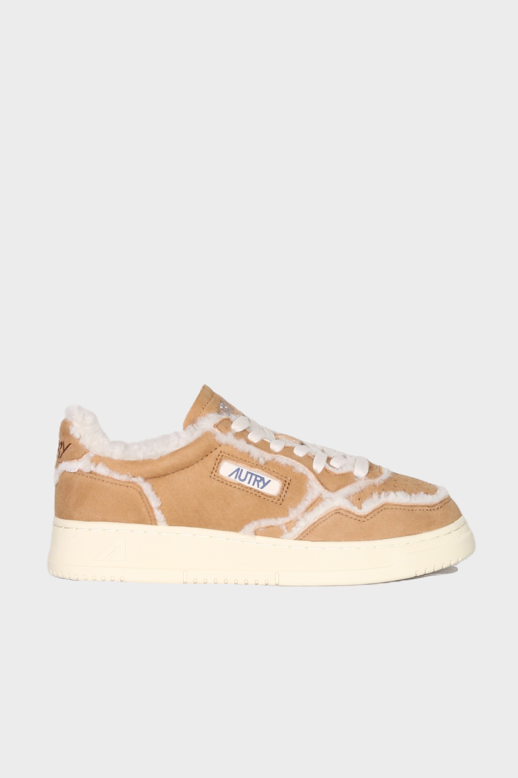 AUTRY ACTION SHOES Medalist Low Sneaker Suede Shearling in Cognac