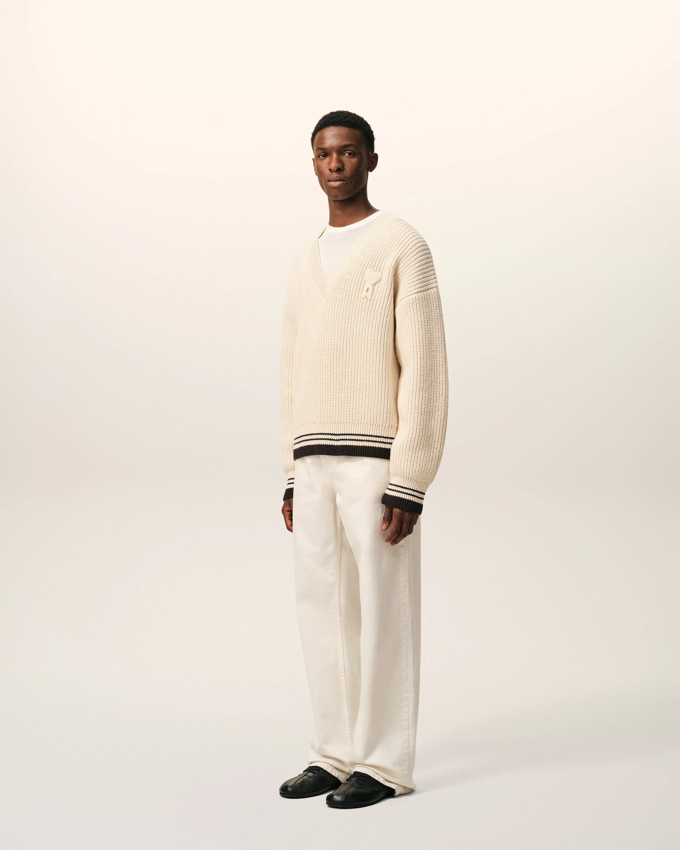 AMI PARIS de Coeur College Knit Pullover in White Cream