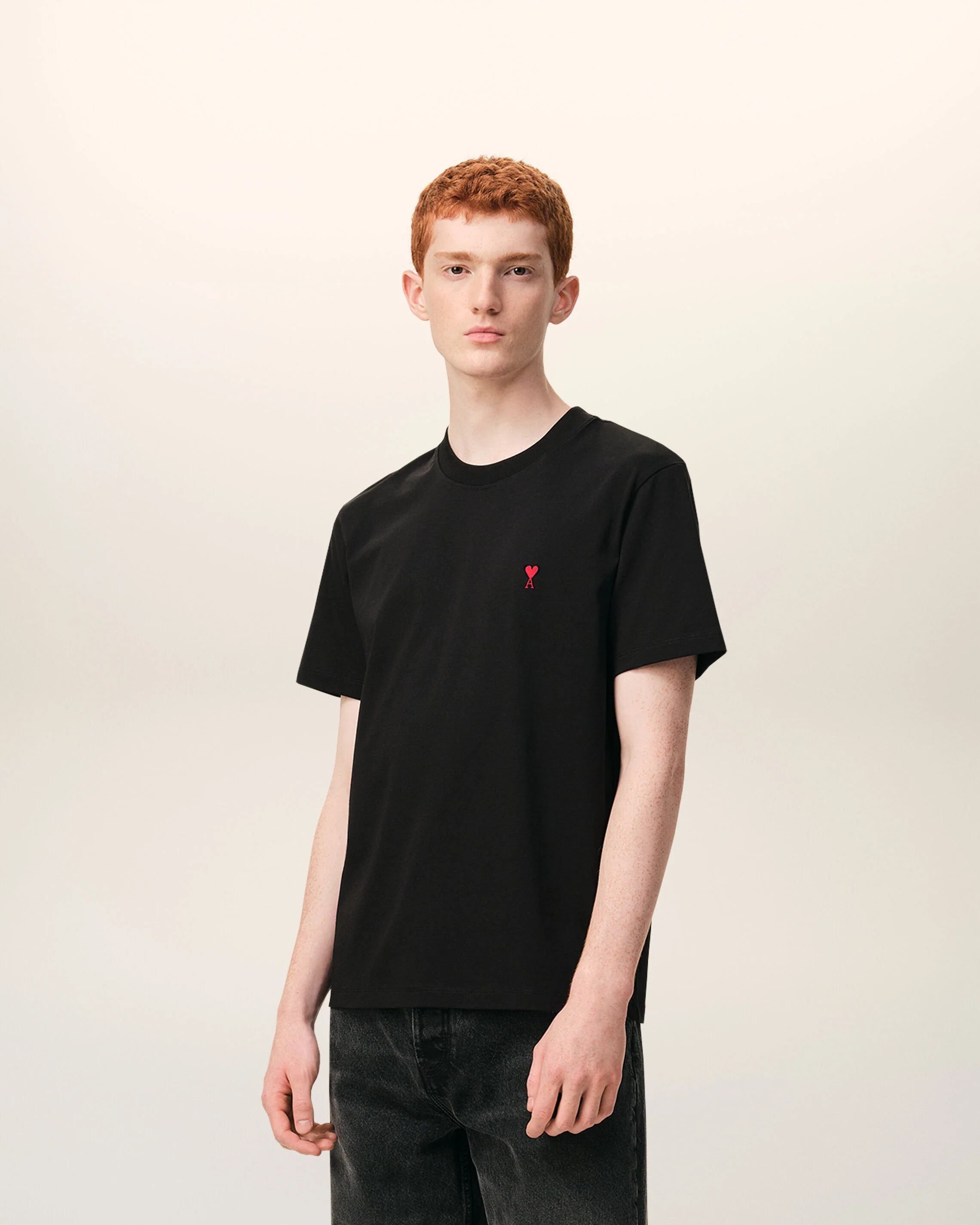 AMI PARIS de Coeur Classic Fit T-Shirt in Black