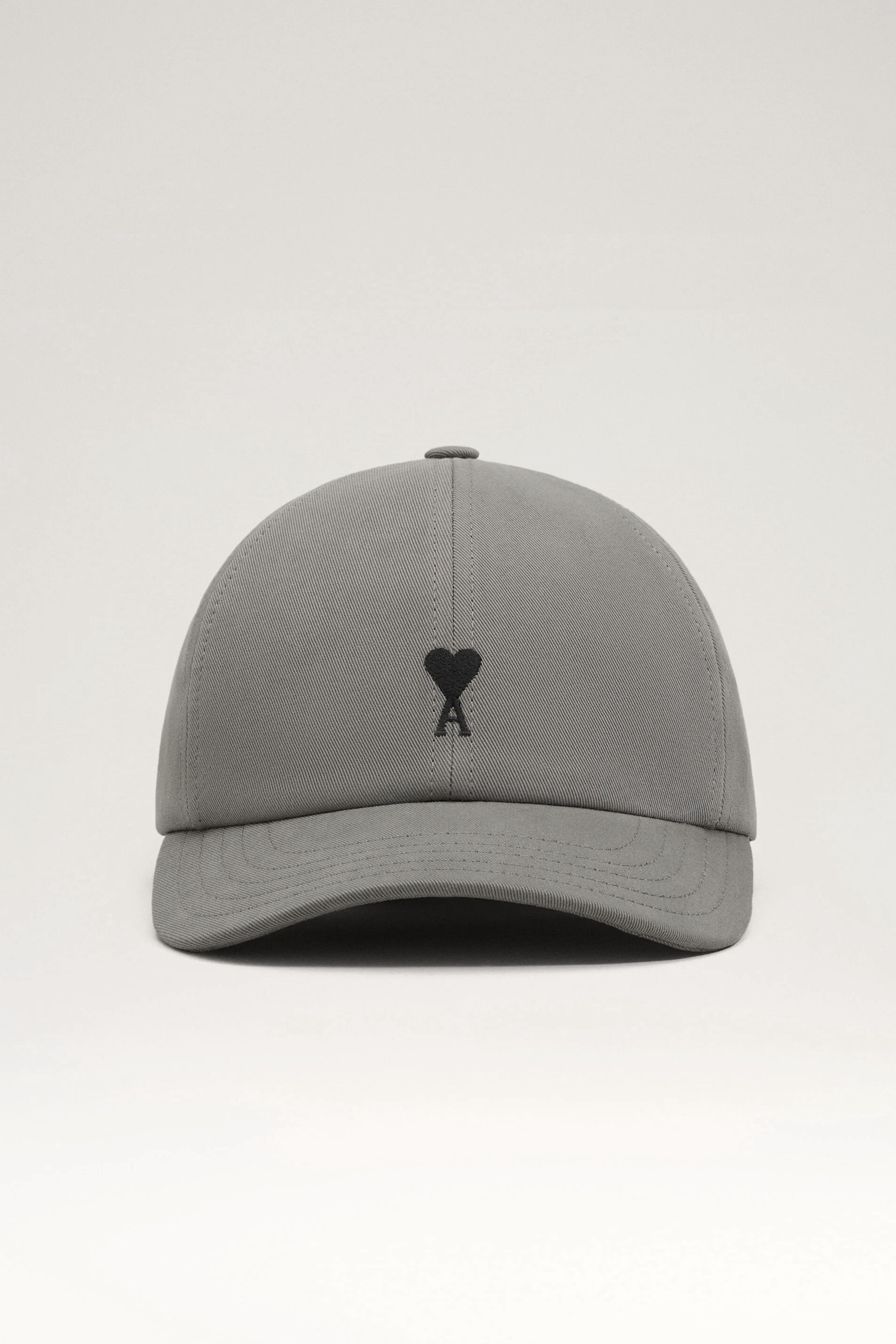 AMI PARIS de Coeur Cap in Carbon/Black