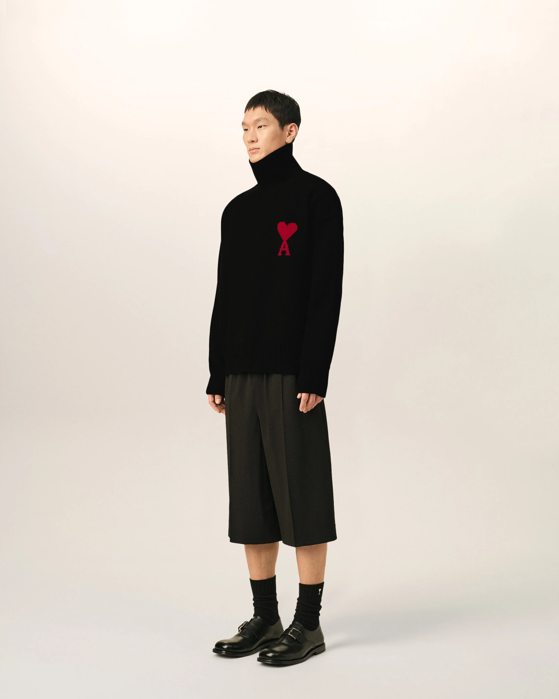 AMI PARIS de Coeur Heavy Knit Turtle Neck Sweater in Black / Red
