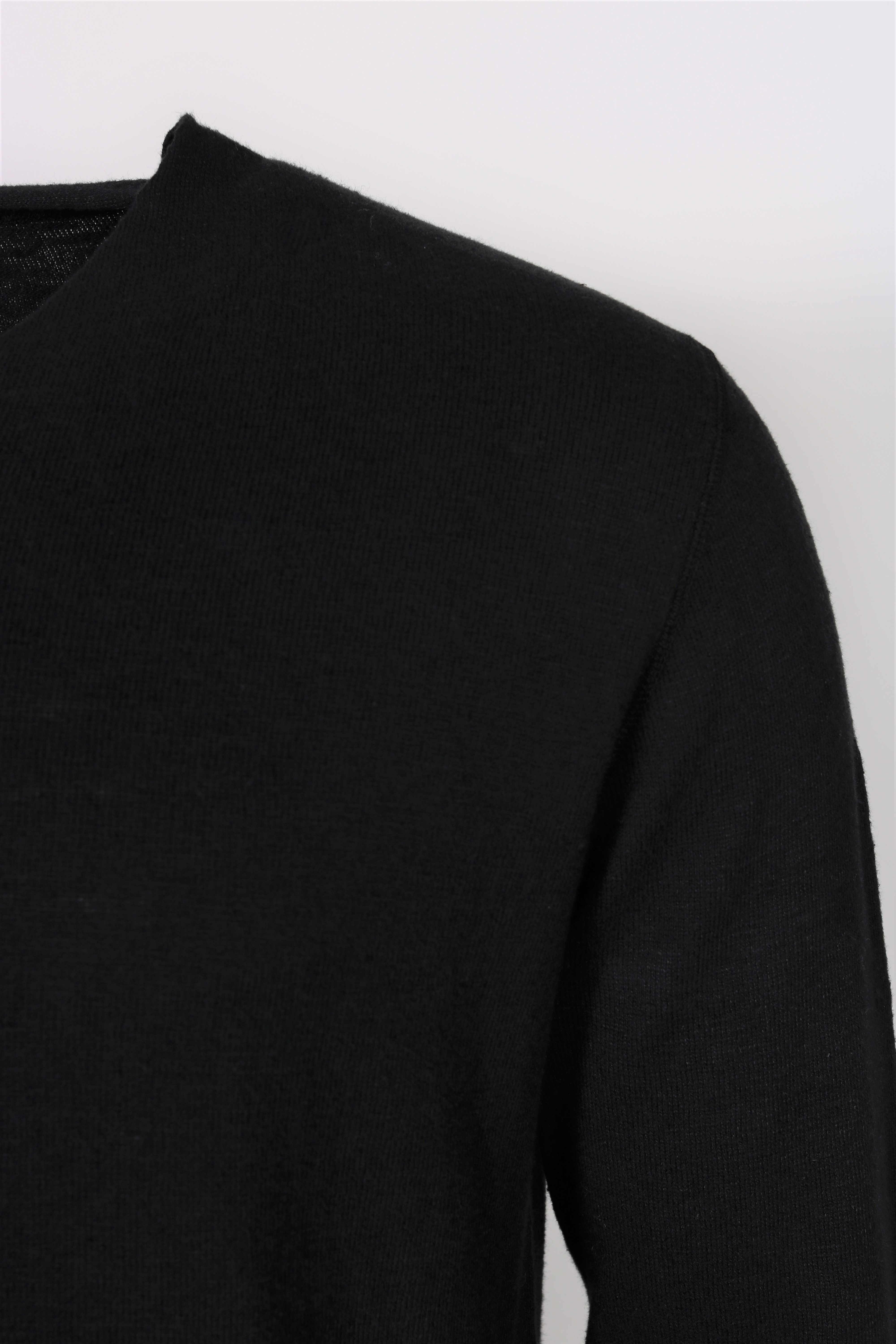 Hannes Roether V-Neck Knit Sweater in Black