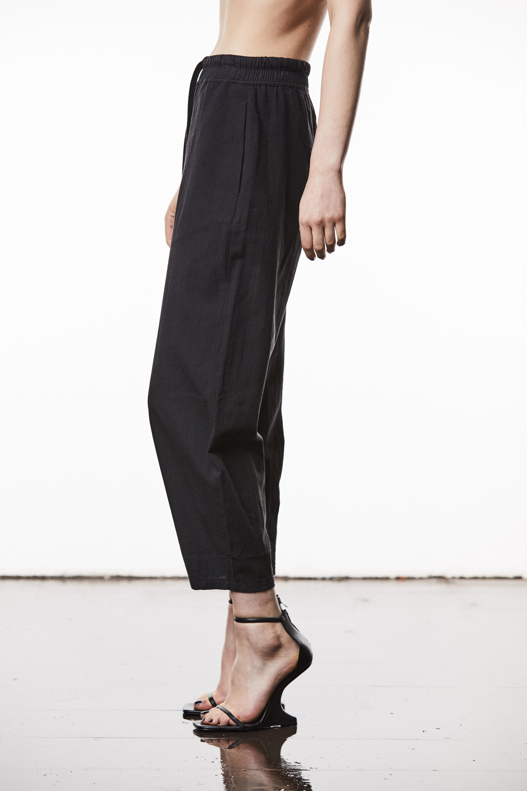 THOM KROM Drawstring Linen Pant in Black THOM KROM Drawstring Linen Pant in Black
