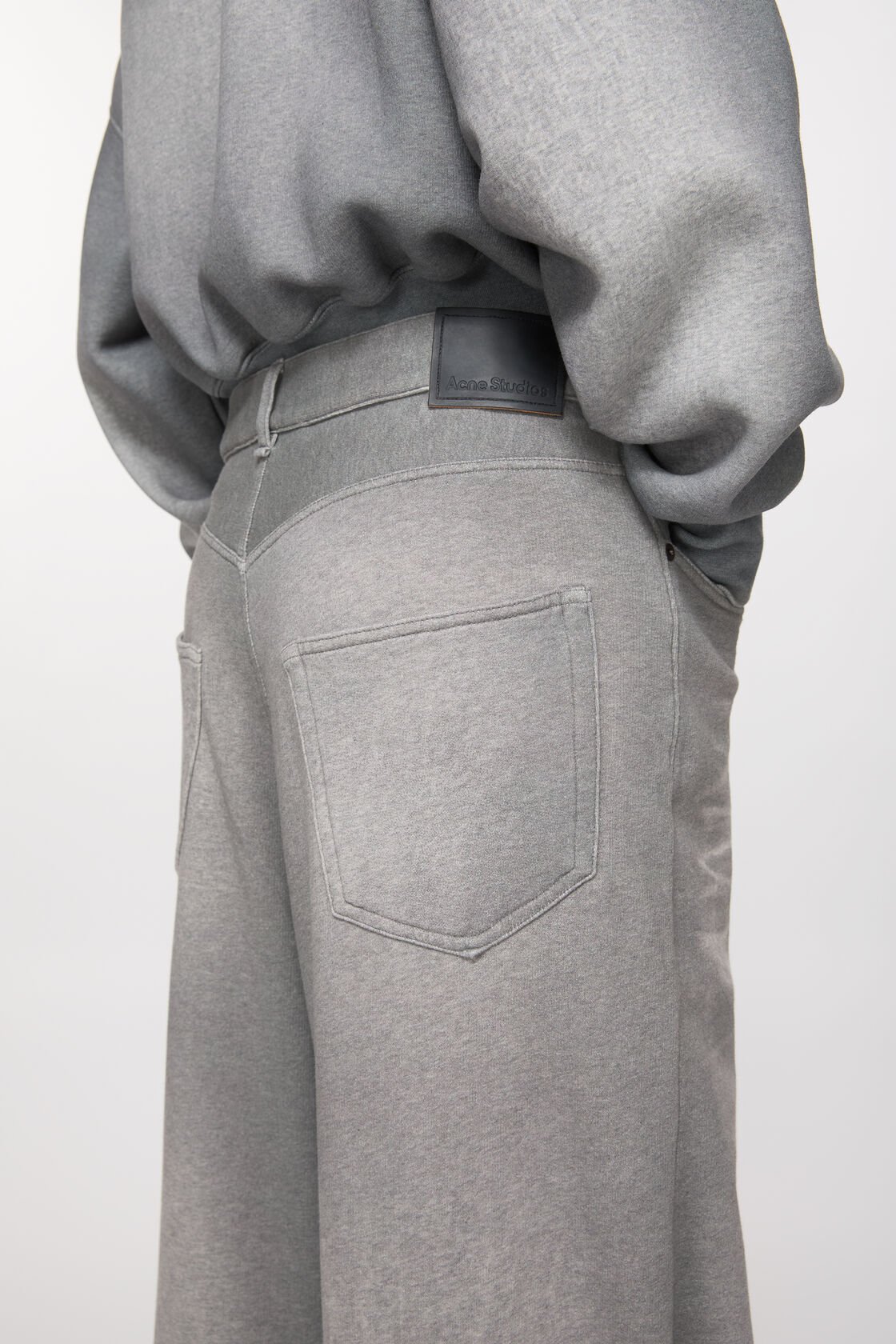 ACNE STUDIOS Sweat Pant in Grey Melange ACNE STUDIOS Sweat Pant in Grey Melange
