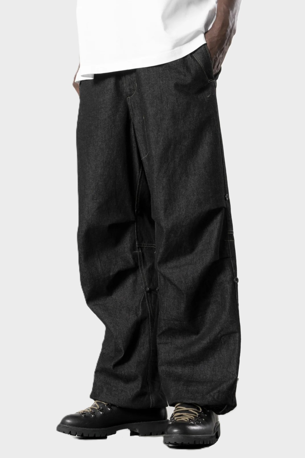 MAHARISHI 7700 Light Denim Loose Snopants® in Black