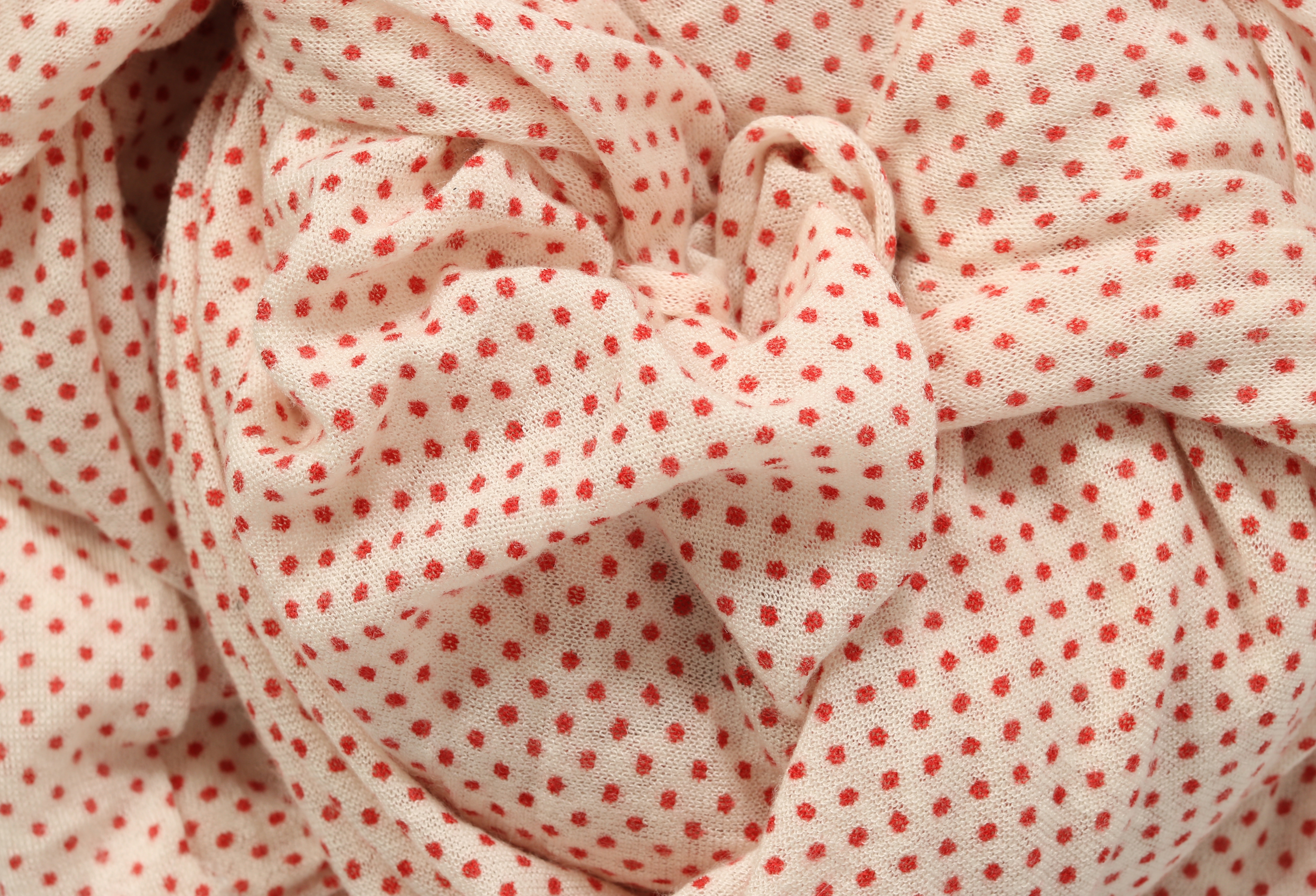 PIN1876 Cashmere/Silk Scarf Red Points