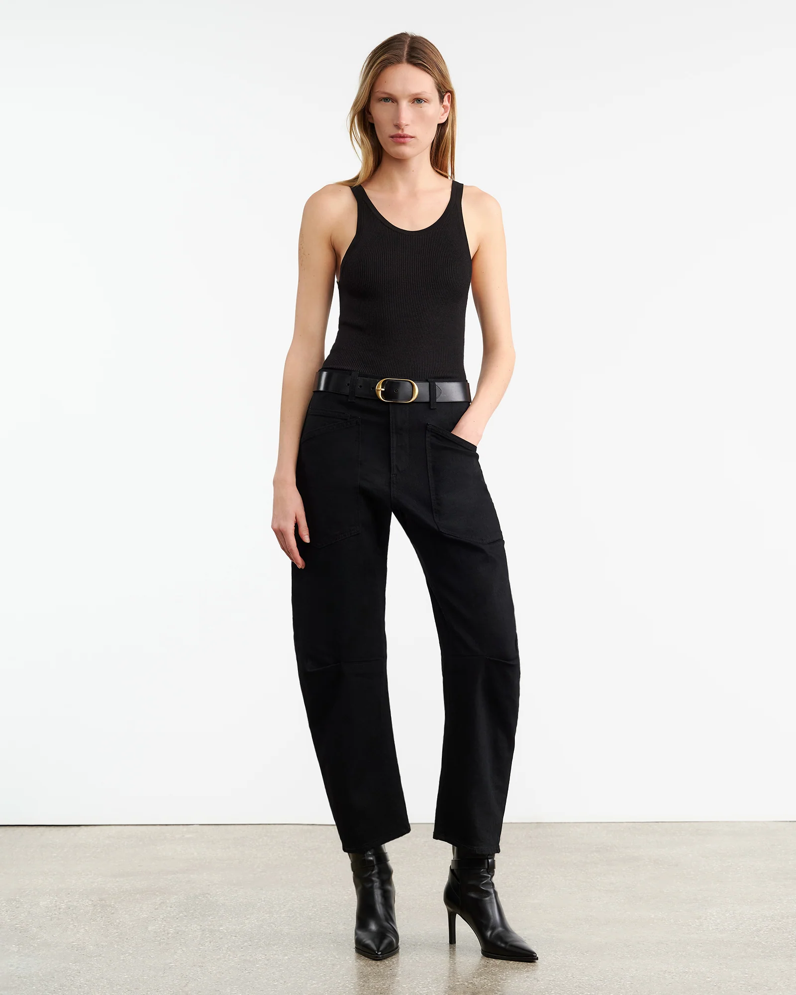 NILI LOTAN Barrel Fit Jeans in Black