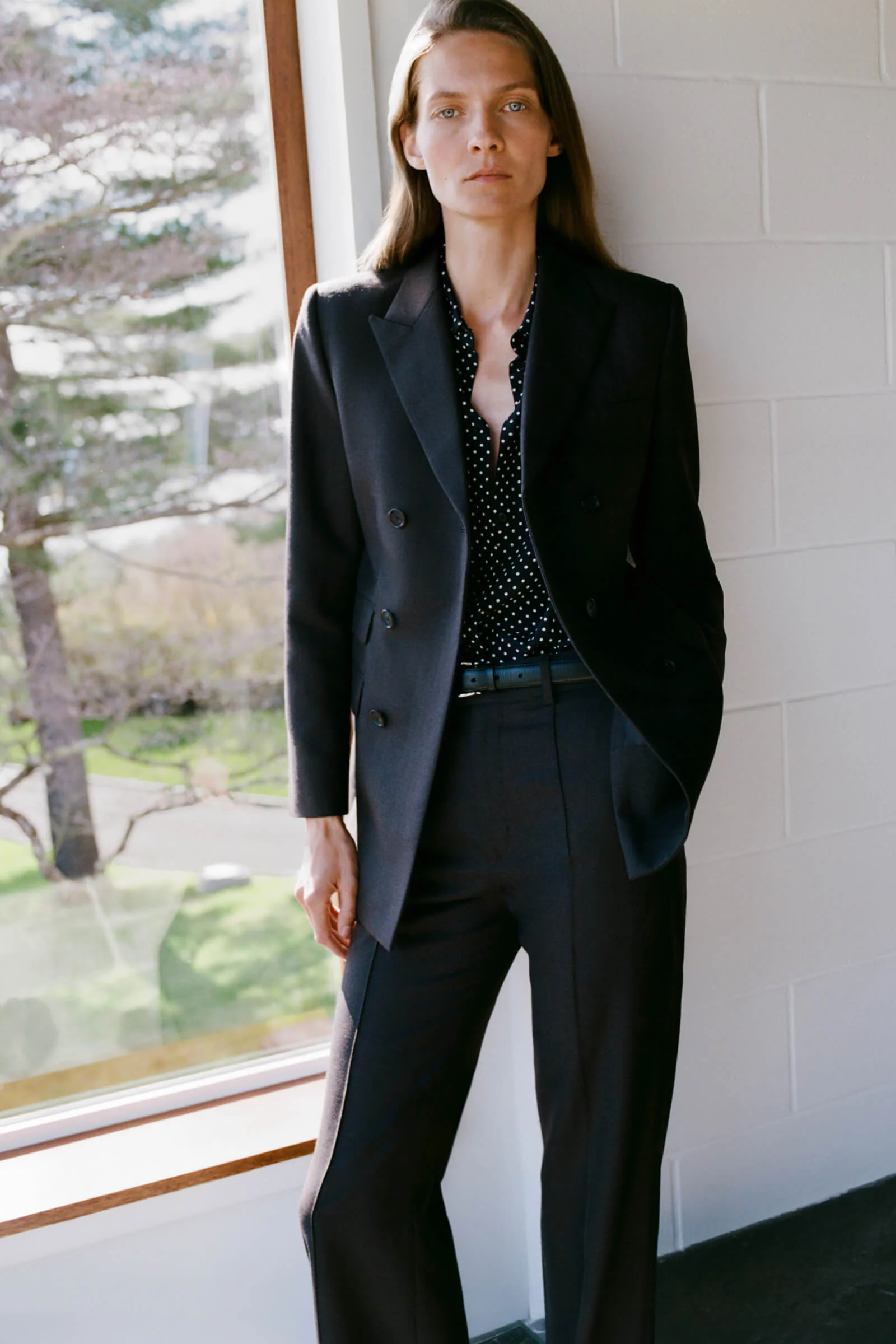 NILI LOTAN Gaia Silk Slim Shirt in Obsidian / Ivory Polka Dot