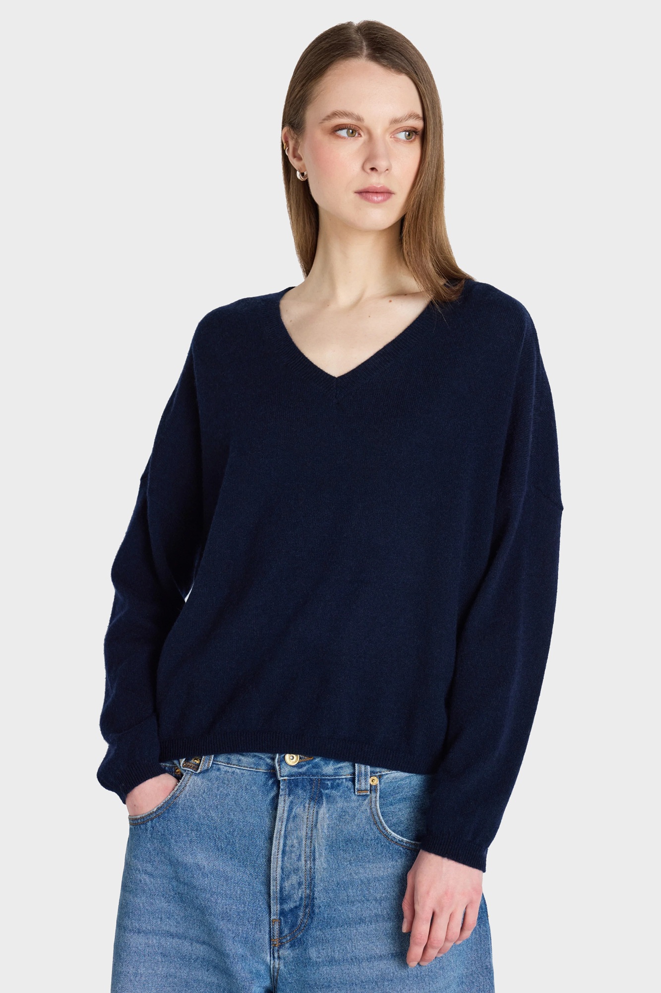 ABSOLUT CASHMERE V-Neck Sweater in Navy