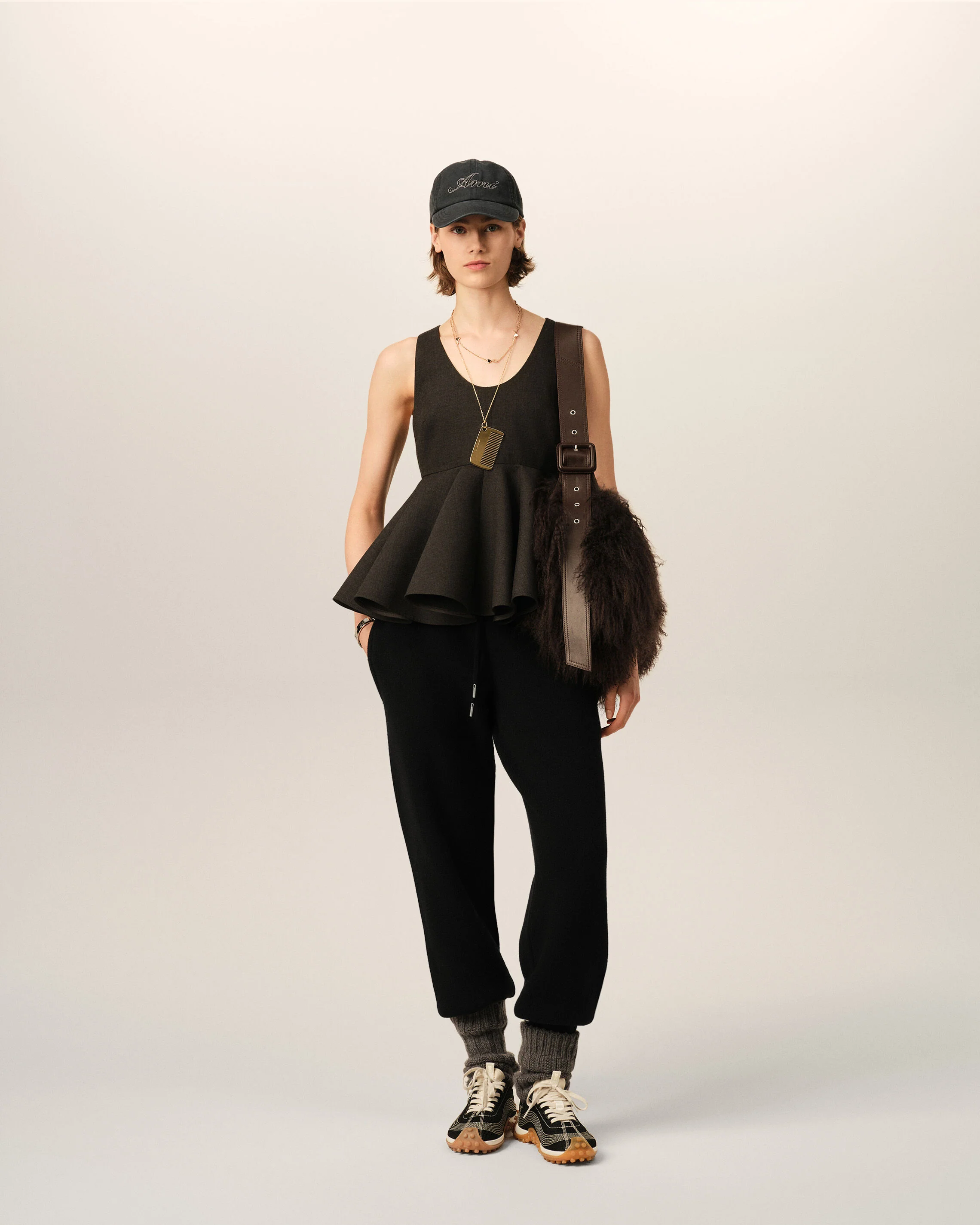 AMI PARIS de Coeur Heavy Knit Jogger in Black