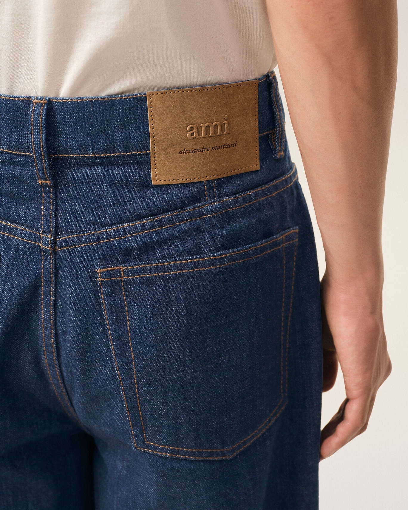 AMI PARIS Balloon Fit Jeans in Indigo