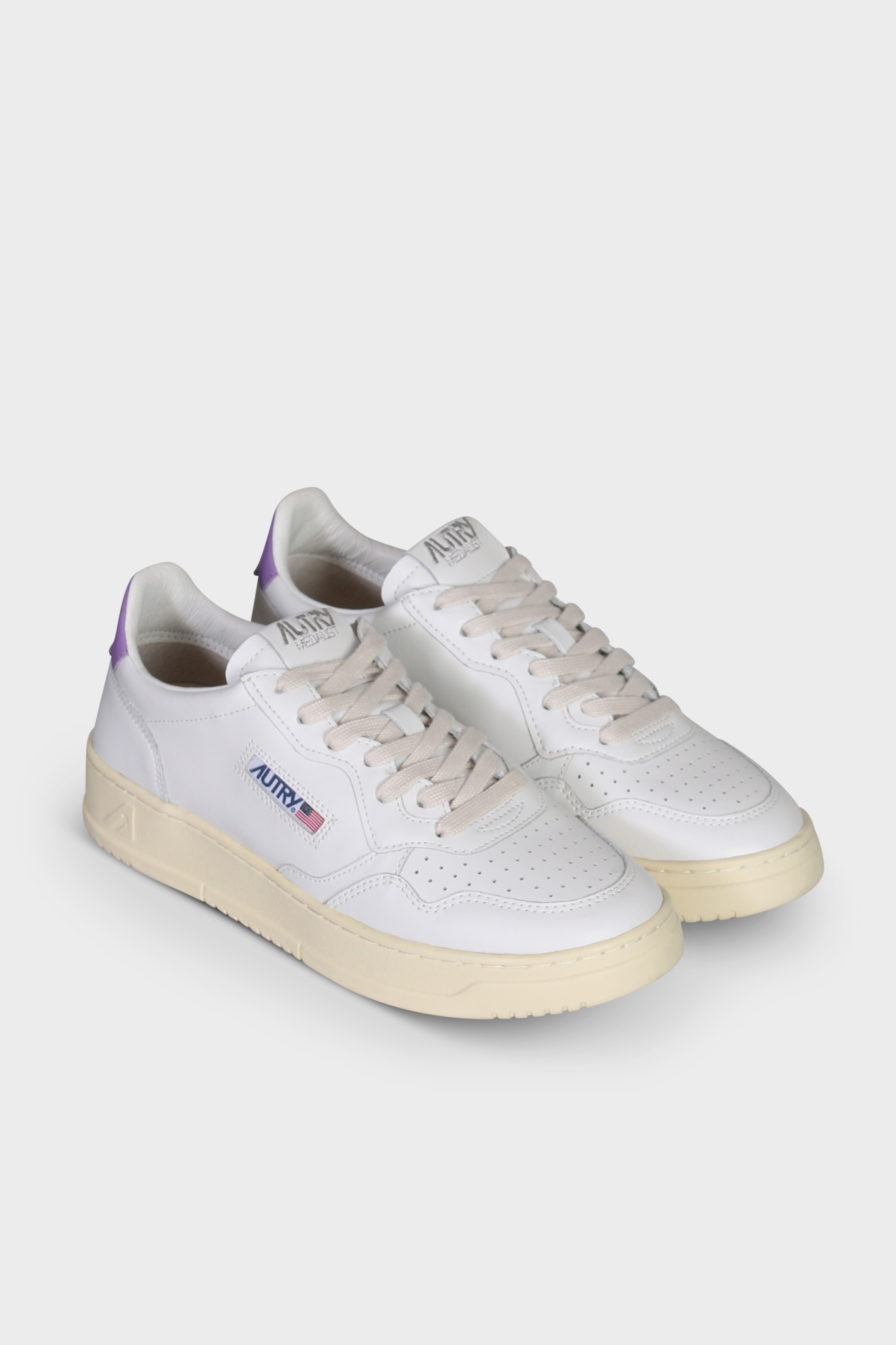 AUTRY ACTION SHOES Medalist Low Sneaker in White/Lavender 41