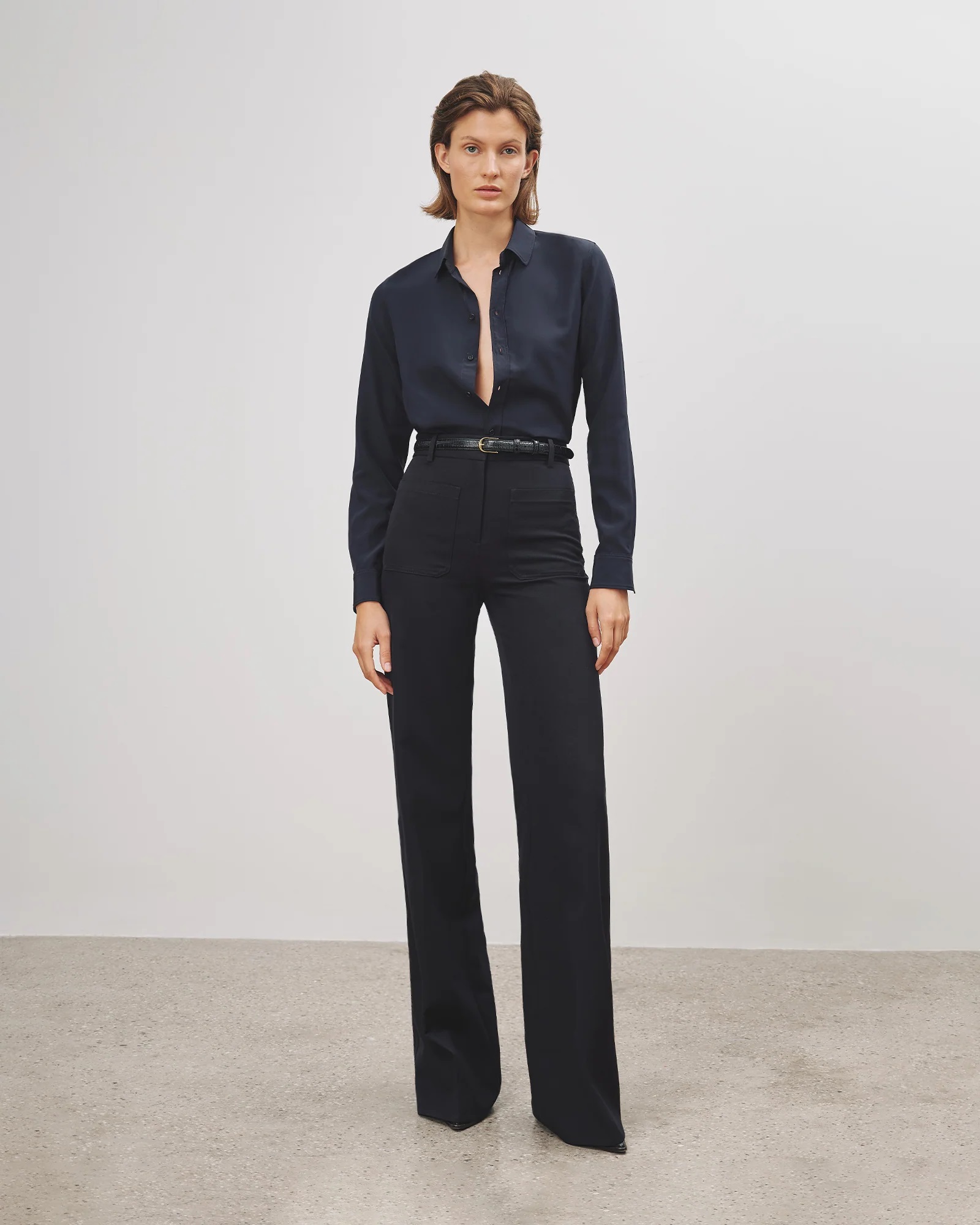 NILI LOTAN Gaia Slim Silk Shirt in Midnight M