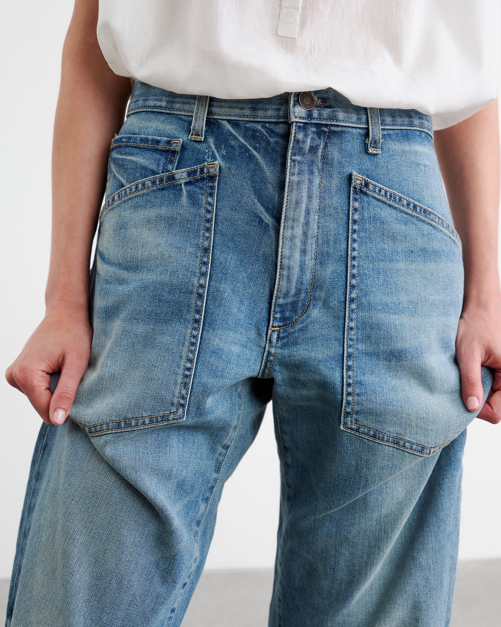 NILI LOTAN Shon Jeans in Summer Wash 32