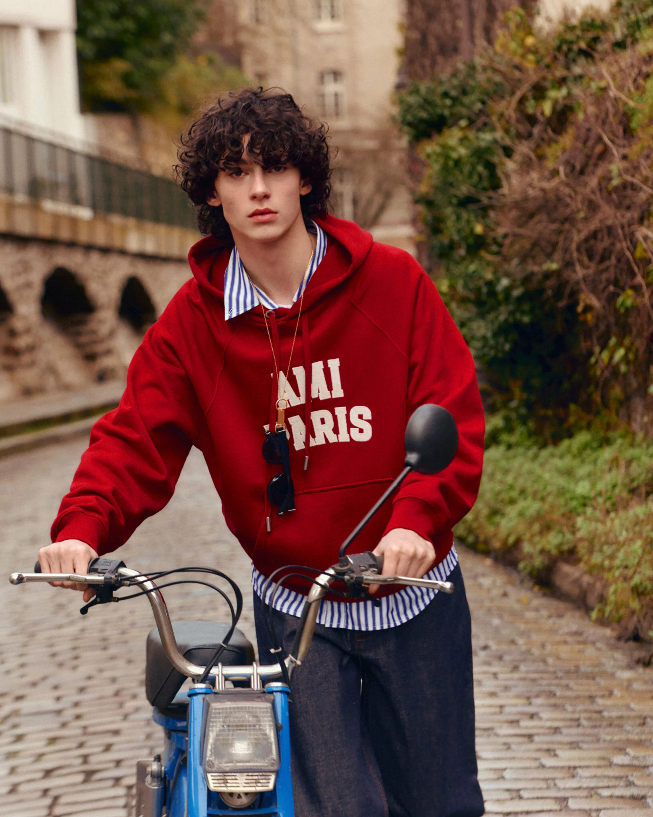 AMI PARIS Hoodie in Ruby Red