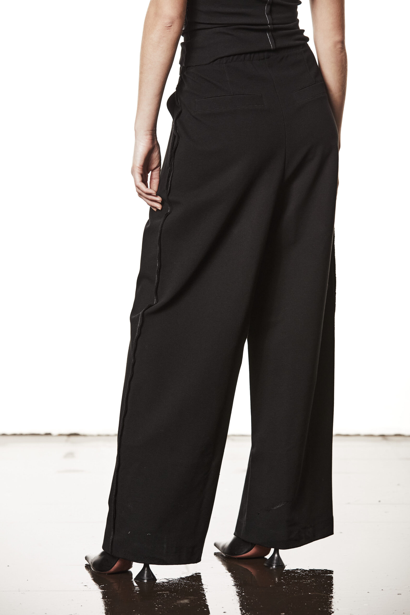 THOM KROM Structured Wide Leg Pant in Black