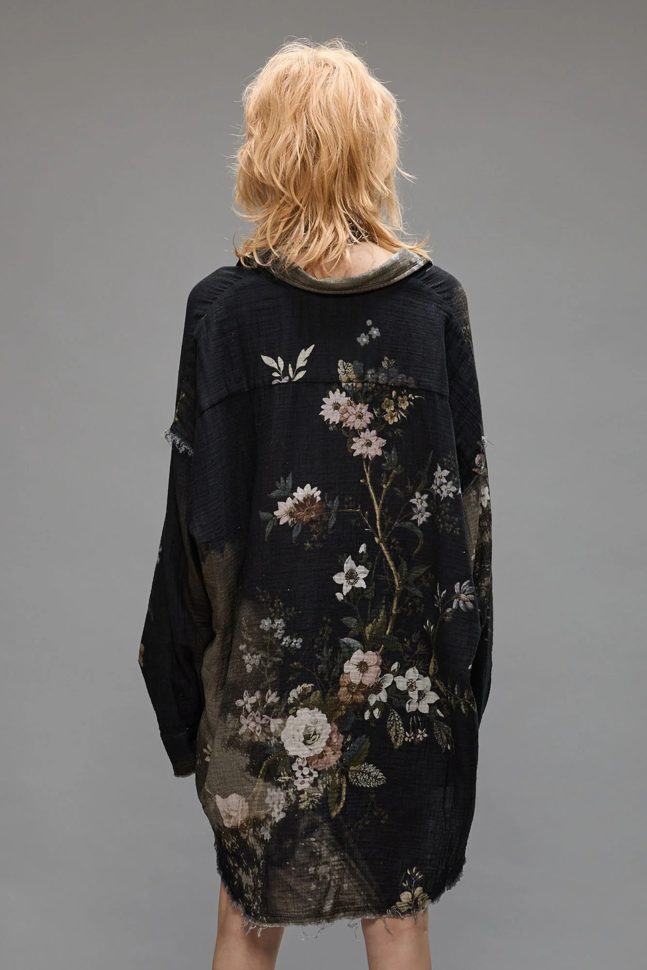 R13 Shredded Seam Drop Neck Shirt in Black Bleached Floral M