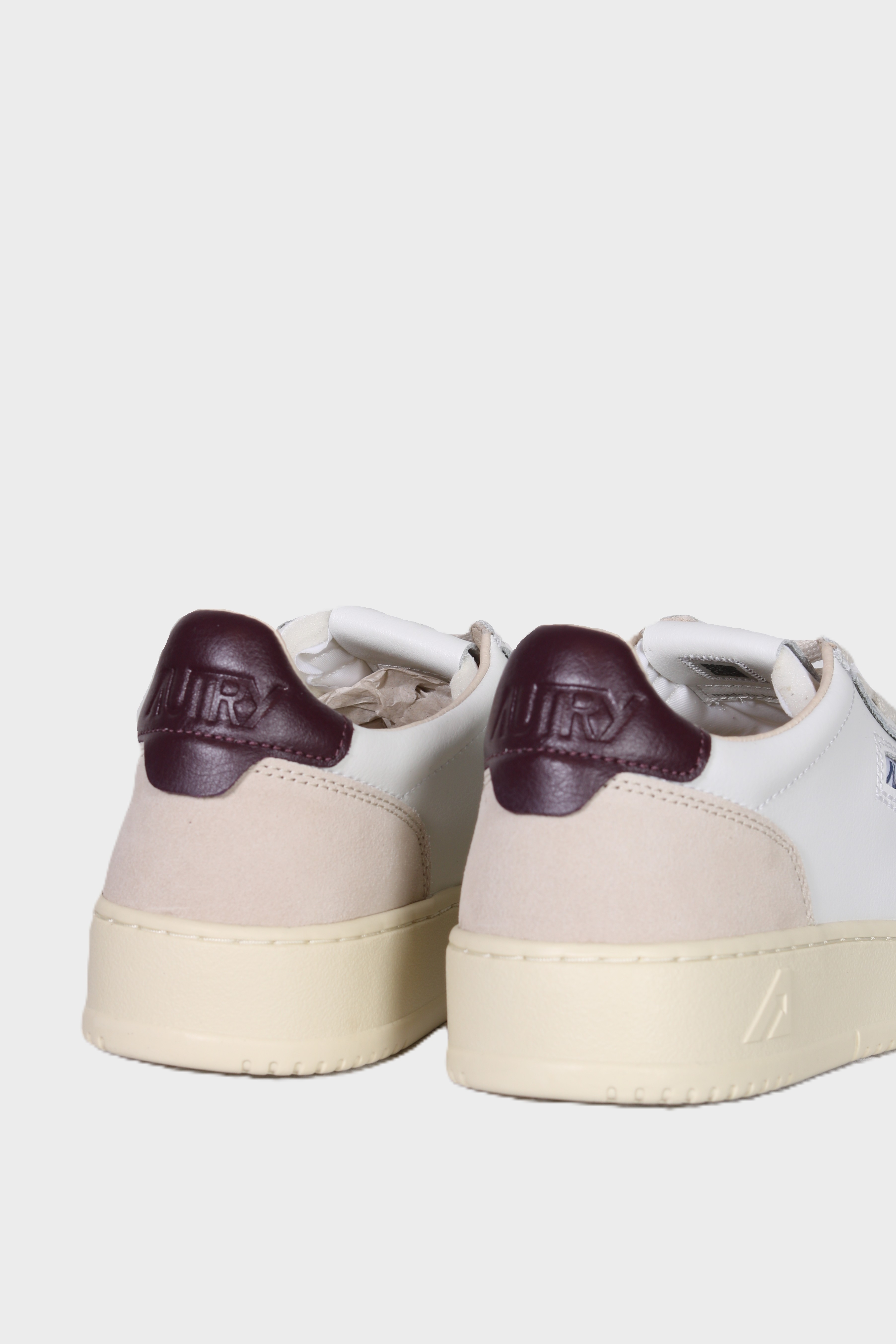 AUTRY ACTION SHOES Medalist Low Sneaker Suede White/Fig