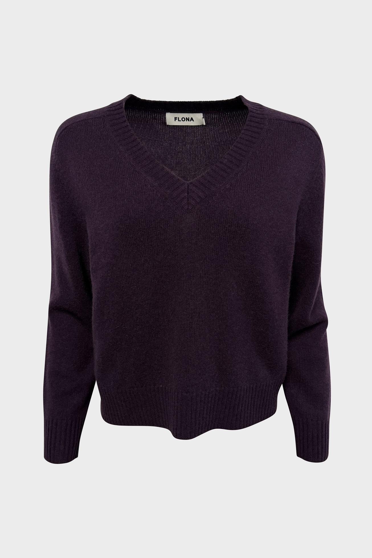 FLONA Cropped V-Neck Cashmere Sweater in Aubergine