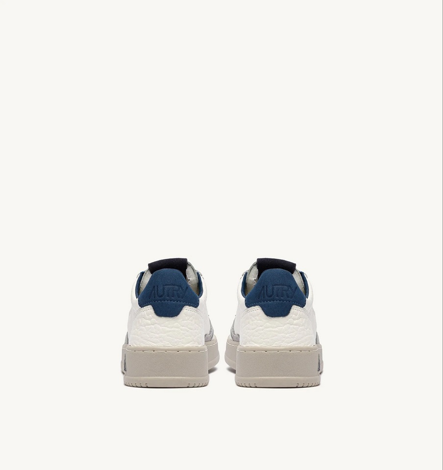 AUTRY ACTION SHOES Medalist Low Sneaker Elefant in White/Blue