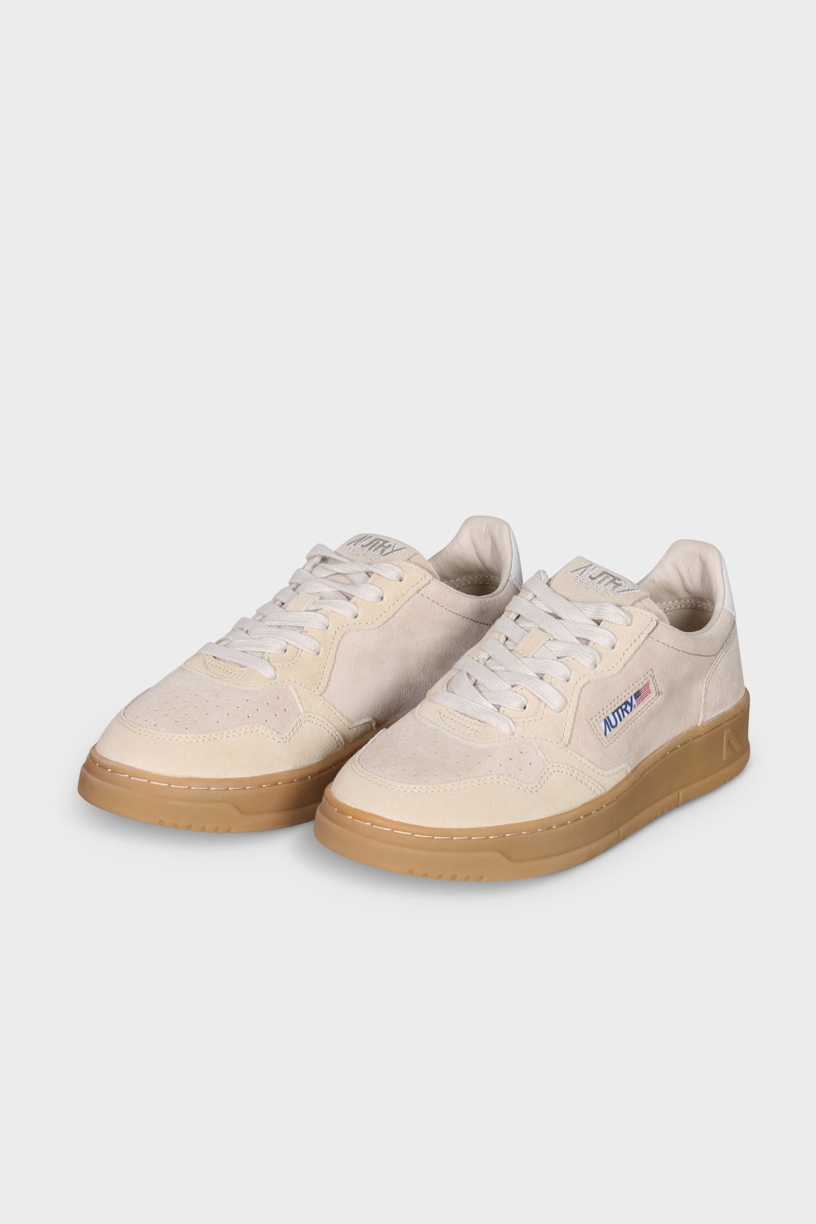 AUTRY ACTION SHOES Medalist Low Sneaker in Suede Sand/Ecru 41