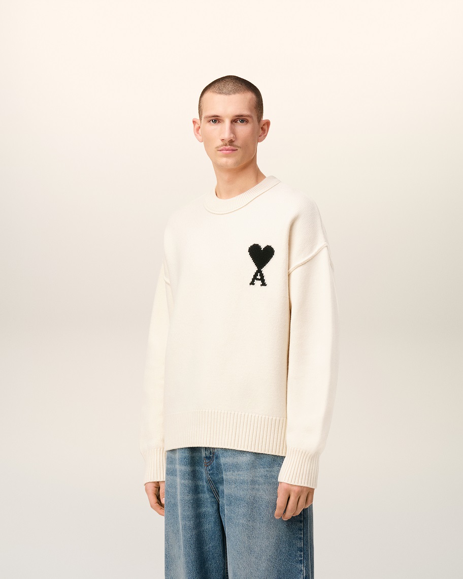 AMI PARIS de Coeur Knit Pullover in Offwhite/Black AMI PARIS de Coeur Knit Pullover in Offwhite/Black