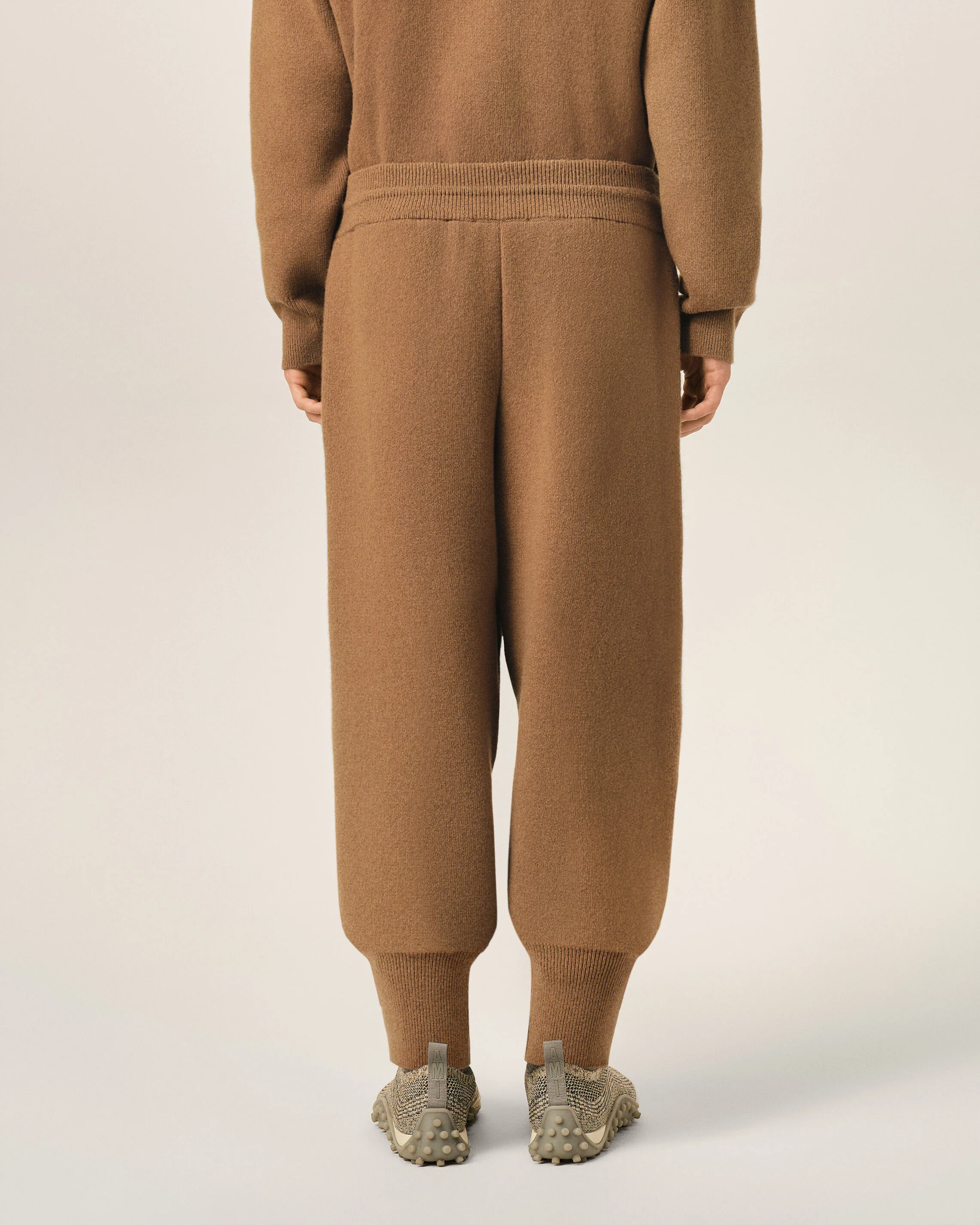 AMI PARIS de Coeur Heavy Knit Jogger in Camel