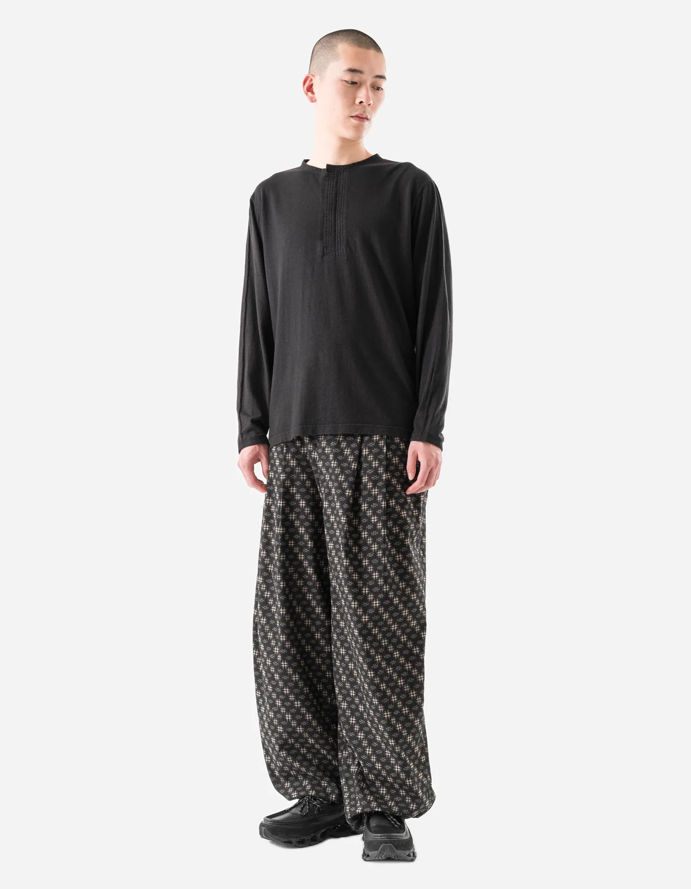 MAHARISHI 7323 Kasuri Loose Track Pant in Black