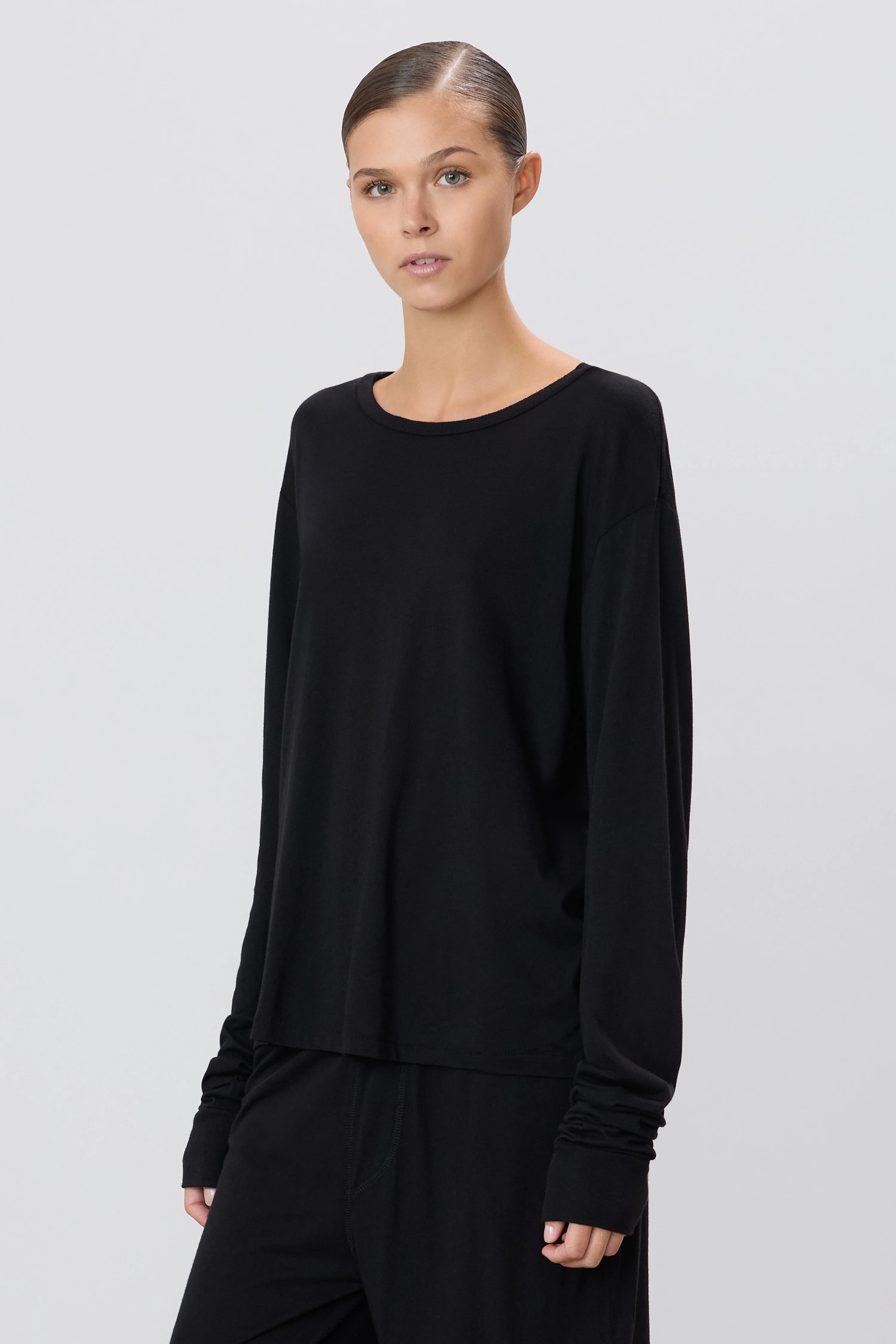 ÉTERNE Long Sleeve Boyfriend Tee in Black