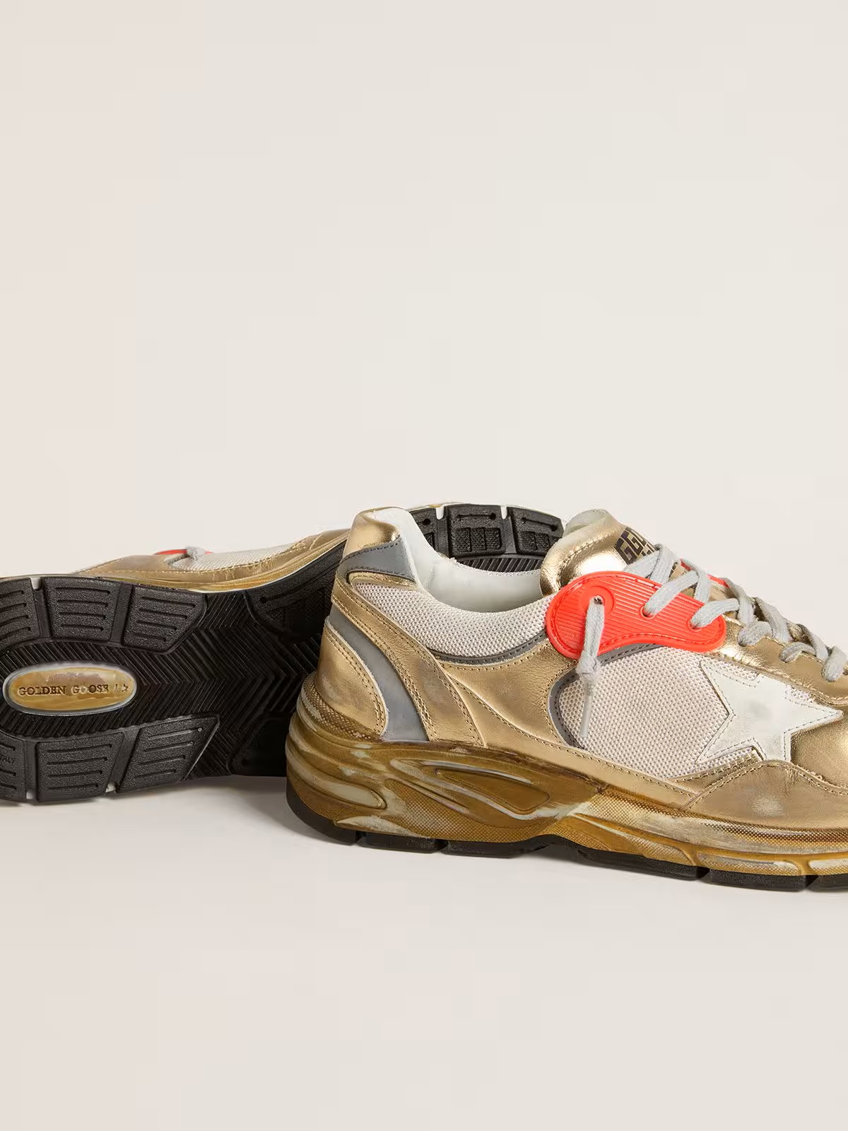 GOLDEN GOOSE Running Dad Star in Gold