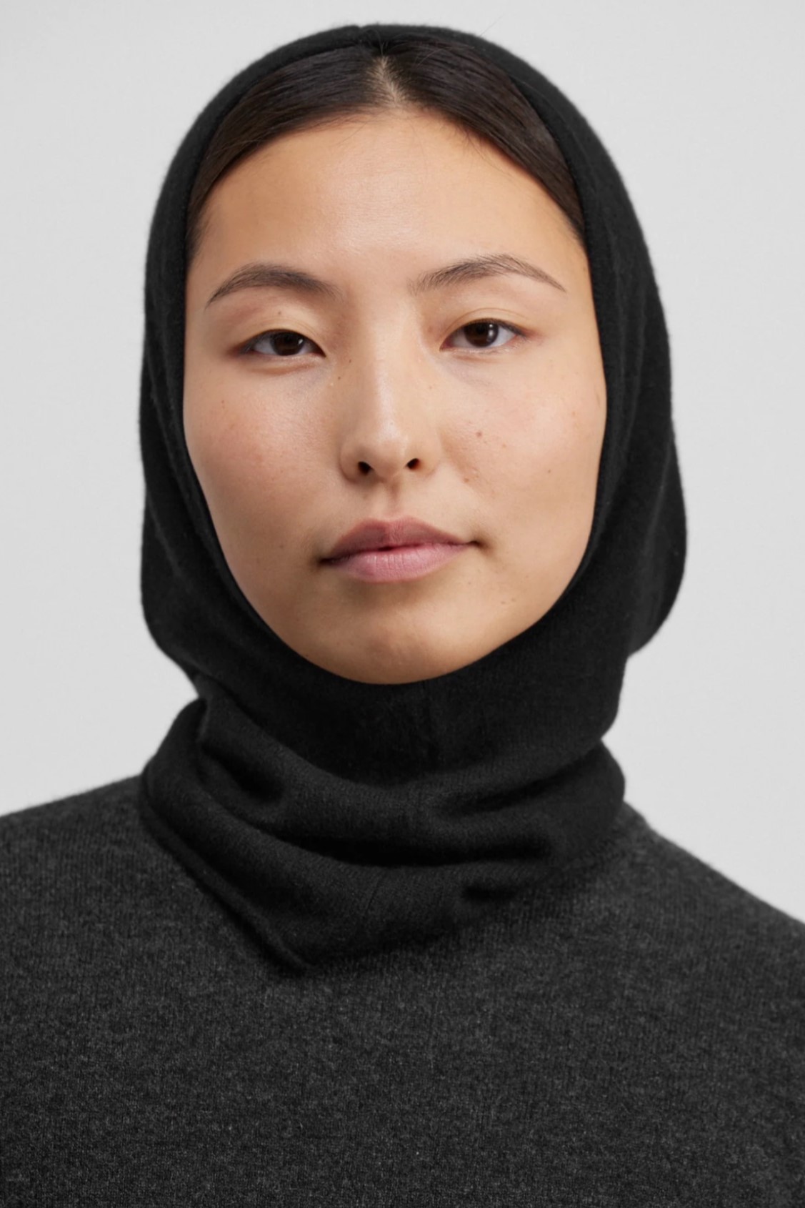 EXTREME CASHMERE Balaclava N°33 Azz in Raven