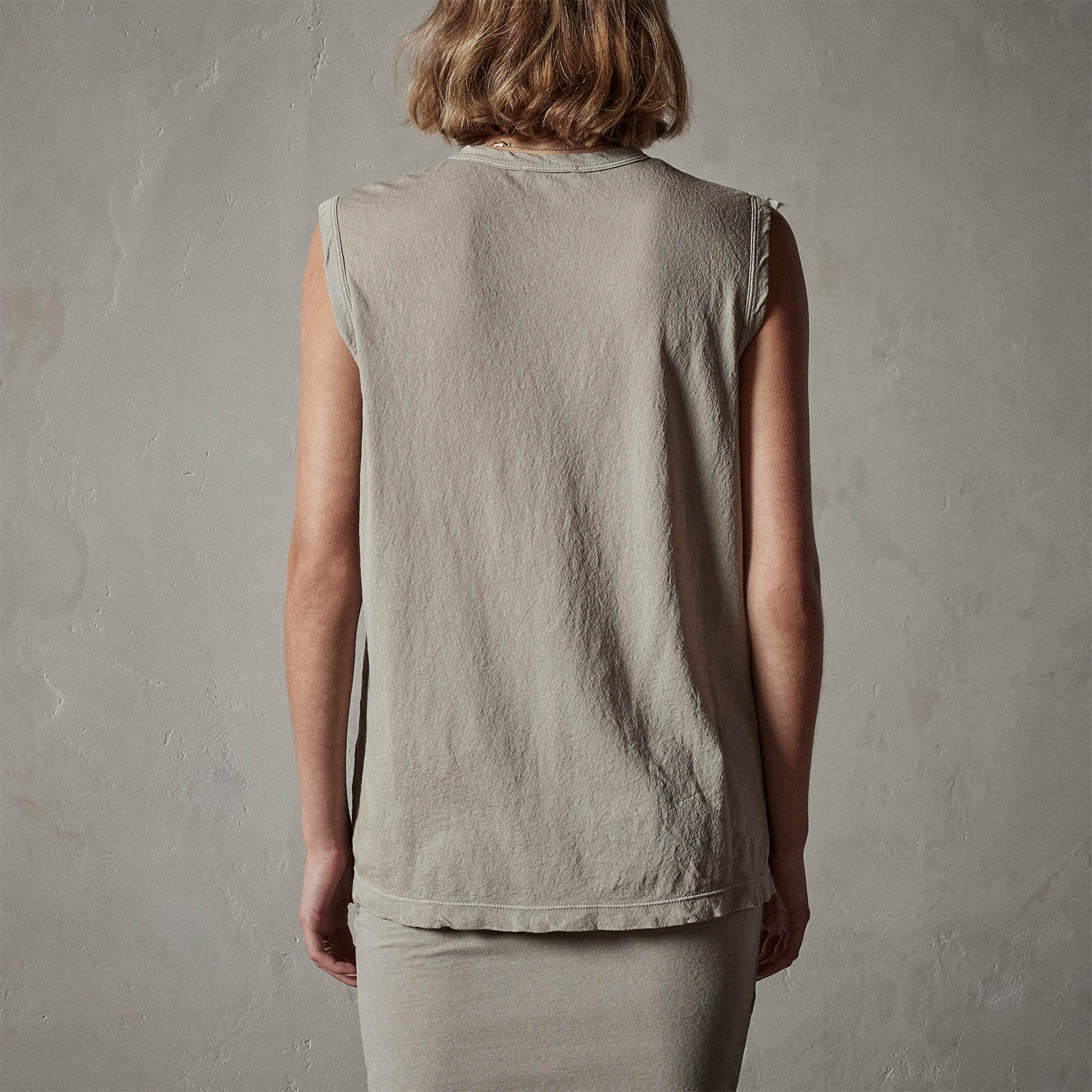 JAMES PERSE Relaxed Fit Jersey Muscle Tank in Stone 0/XS