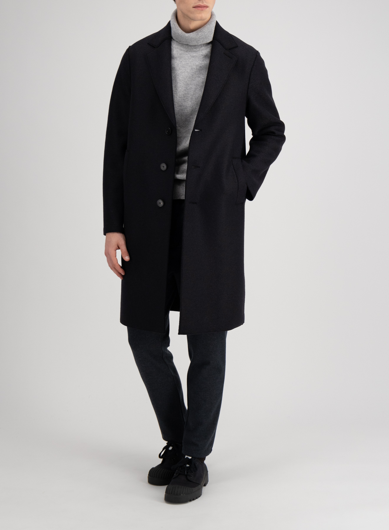 HARRIS WHARF Pressed Wool Overcoat in Black