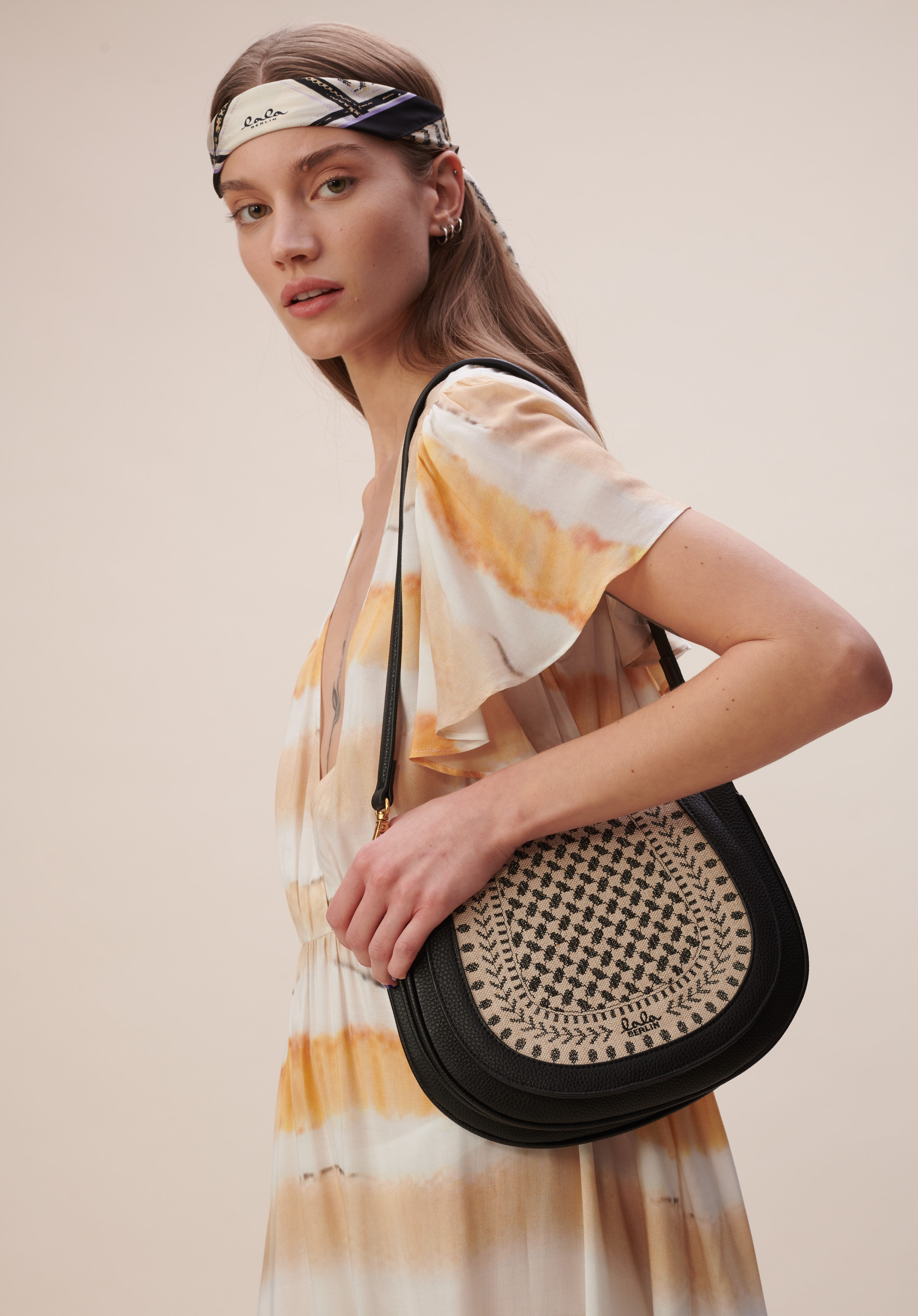 Lala Berlin Carla Crossbody Bag in Round X-Stitch Black