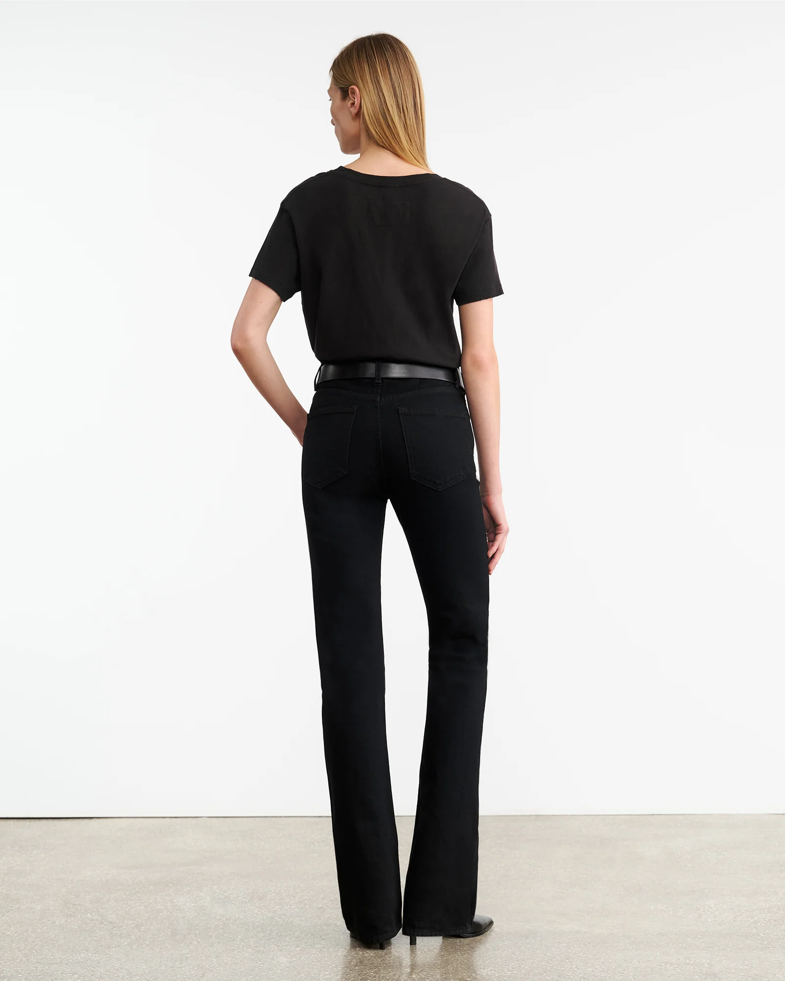 NILI LOTAN Loose Fit T-Shirt in Washed Black