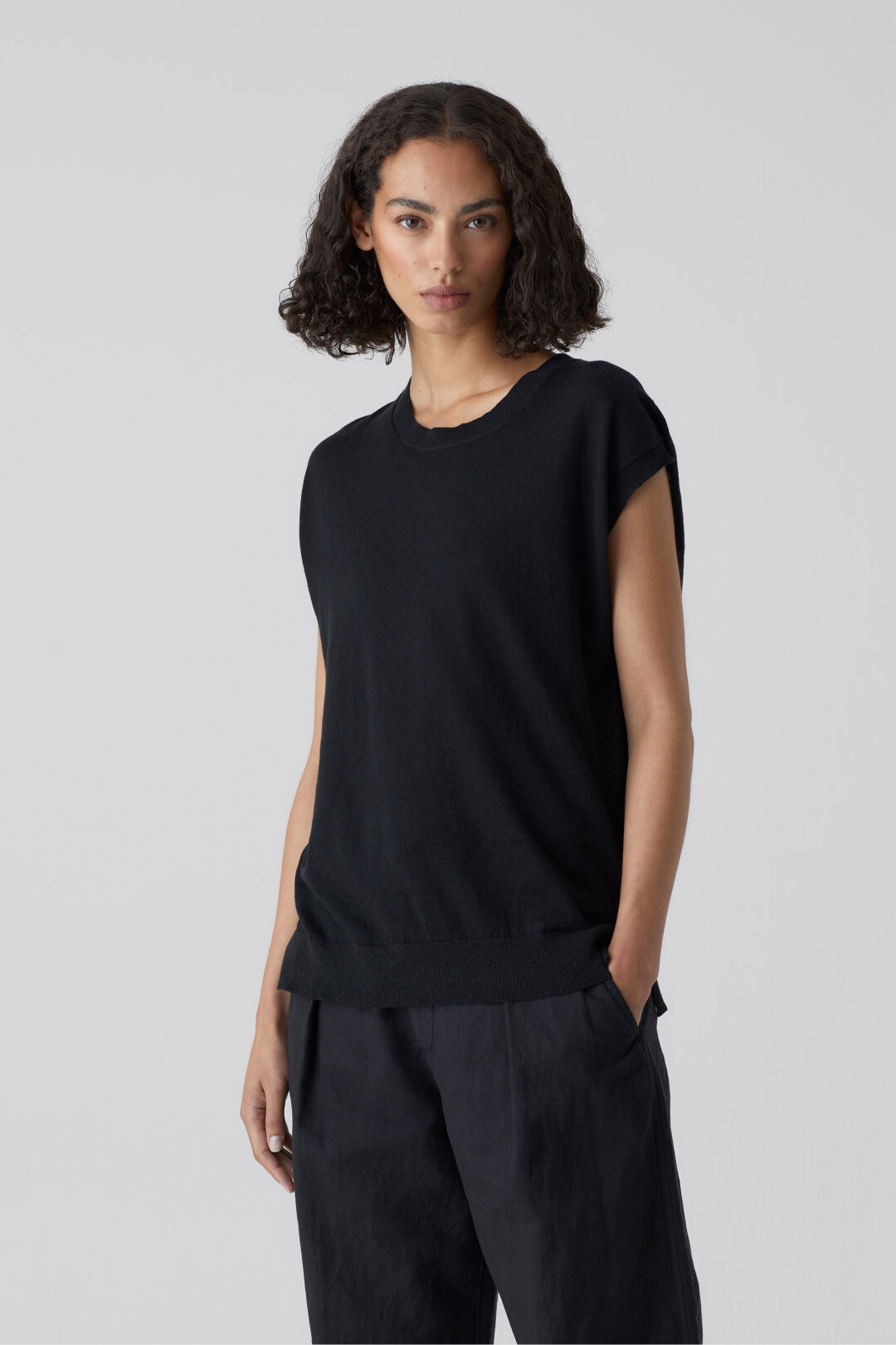 CLOSED Knitted Sleeveless Top in Black