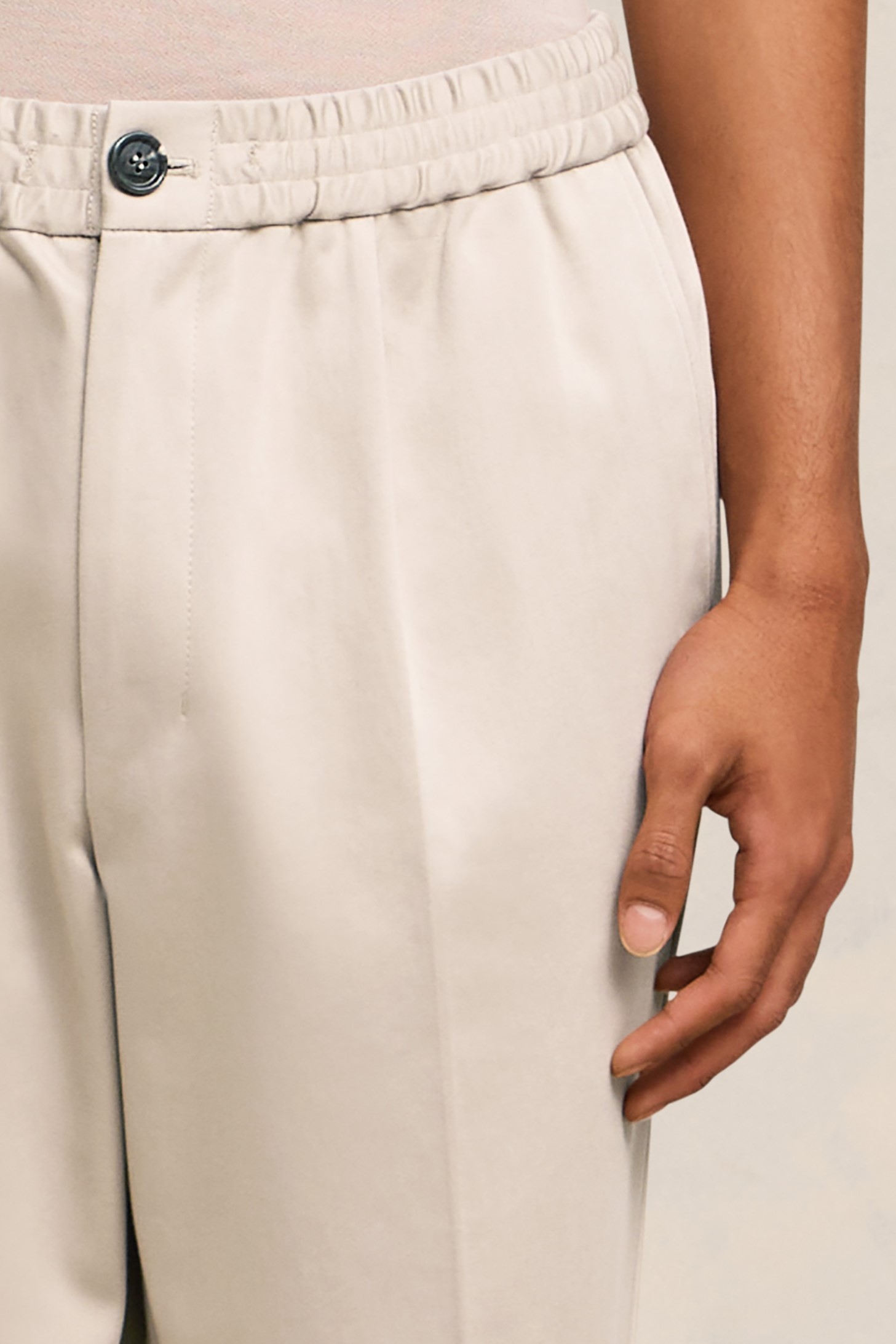 AMI PARIS Elasticated Waist Cropped Trouser in Light Beige
